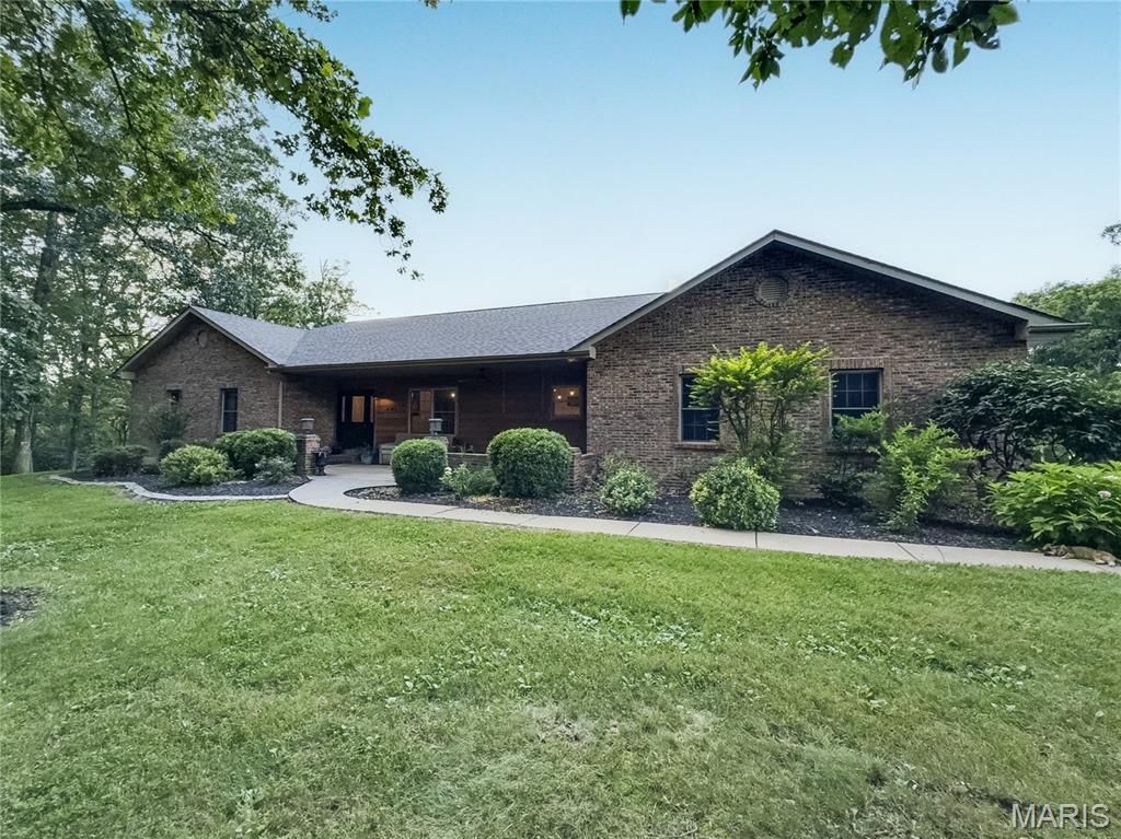 5143 Sportsman Road, Waterloo, IL 62298