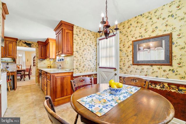 13 MULBERRY LN, Newtown Square, PA 19073