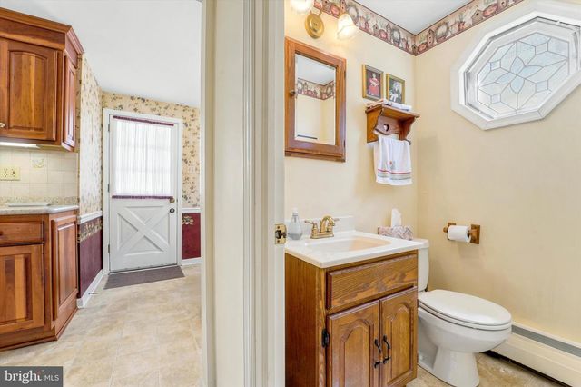 13 MULBERRY LN, Newtown Square, PA 19073