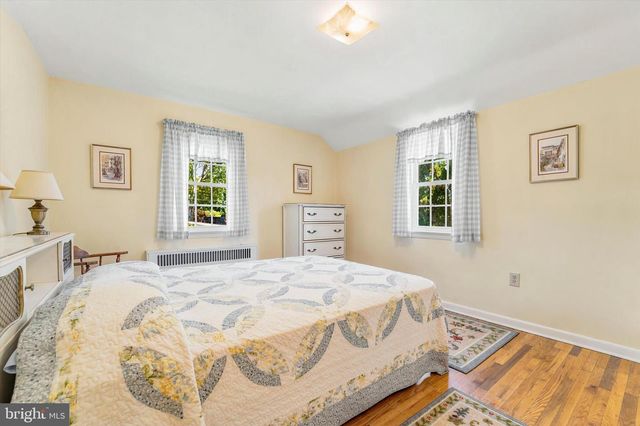 13 MULBERRY LN, Newtown Square, PA 19073