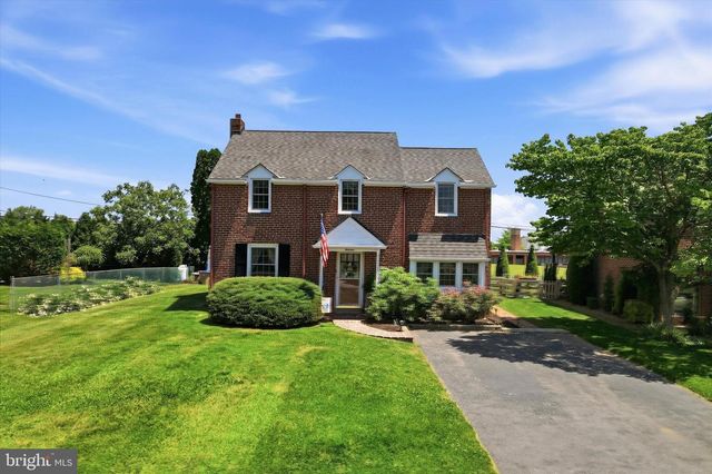 13 MULBERRY LN, Newtown Square, PA 19073