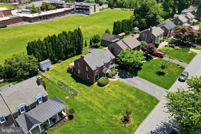 13 MULBERRY LN, Newtown Square, PA 19073