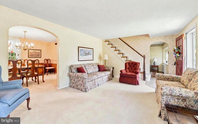 13 MULBERRY LN, Newtown Square, PA 19073