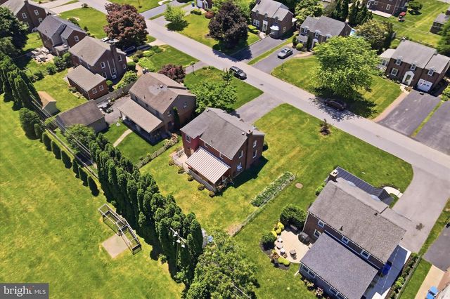 13 MULBERRY LN, Newtown Square, PA 19073