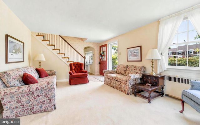 13 MULBERRY LN, Newtown Square, PA 19073