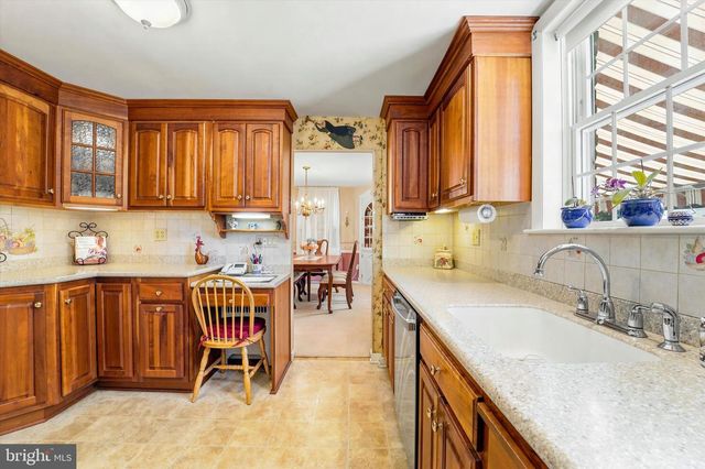 13 MULBERRY LN, Newtown Square, PA 19073