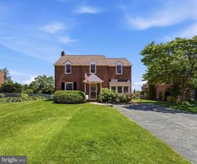 13 MULBERRY LN, Newtown Square, PA 19073