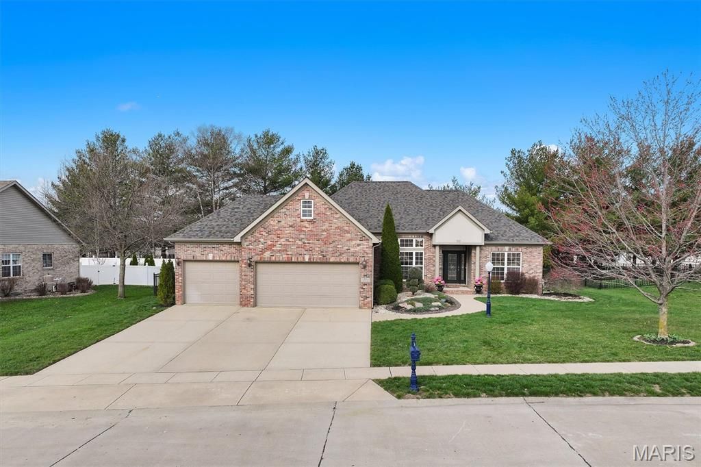 3324 Piazza Lane, Edwardsville, IL 62025