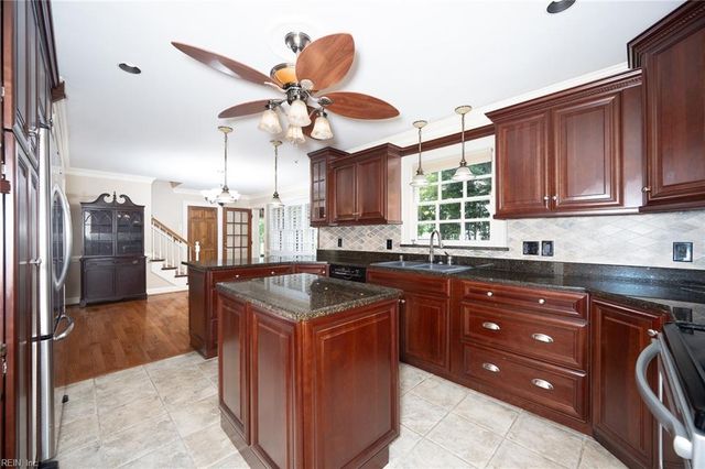 413 Wickwood DR, Chesapeake, VA 23322