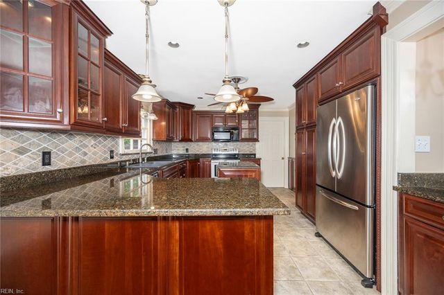 413 Wickwood DR, Chesapeake, VA 23322