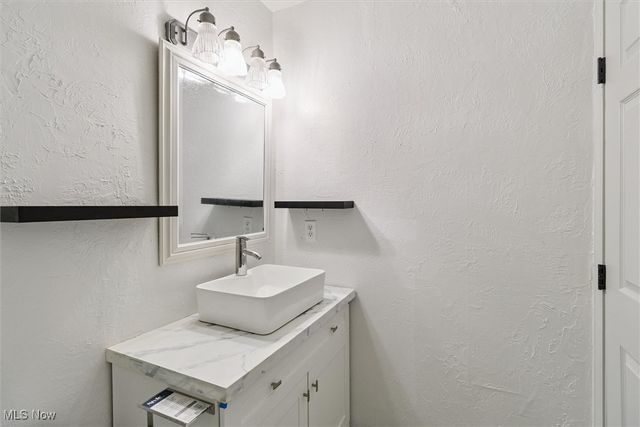 3930 Wood Road, Madison, OH 44057