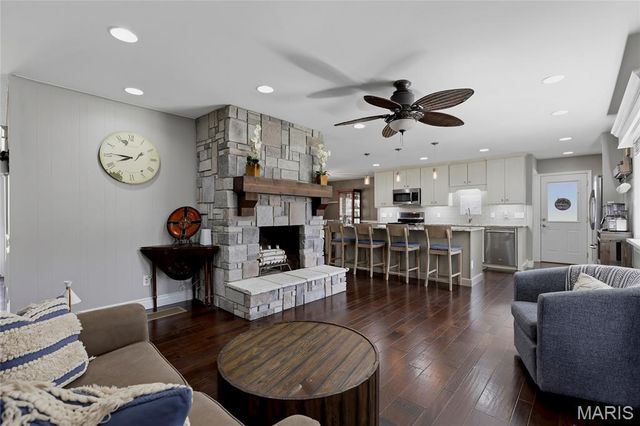 202 Morewood Drive, Manchester, MO 63011