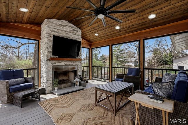 202 Morewood Drive, Manchester, MO 63011