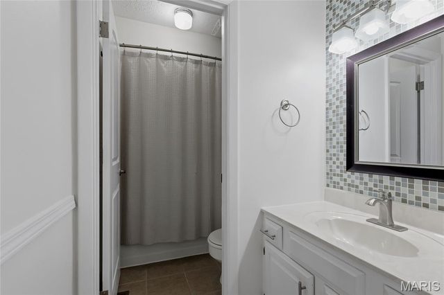 202 Morewood Drive, Manchester, MO 63011