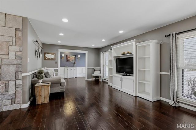 202 Morewood Drive, Manchester, MO 63011