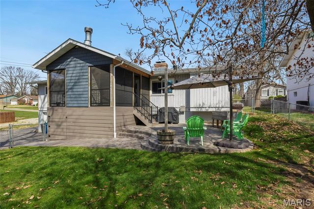 202 Morewood Drive, Manchester, MO 63011