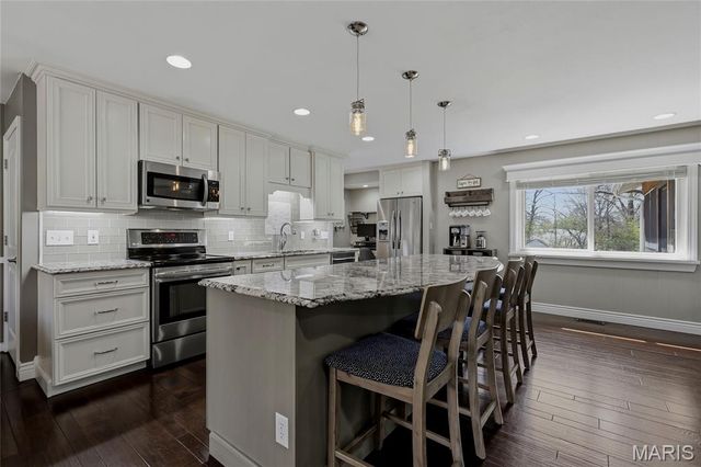 202 Morewood Drive, Manchester, MO 63011