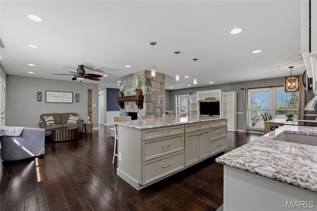 202 Morewood Drive, Manchester, MO 63011