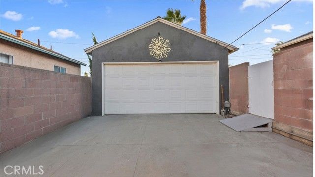 160 W 121st St, Los Angeles, CA 90061