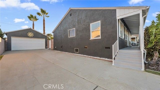 160 W 121st St, Los Angeles, CA 90061