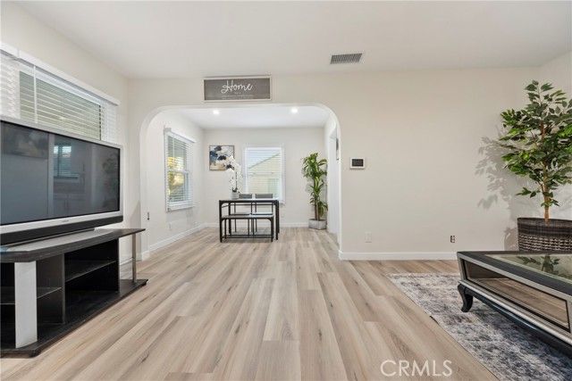 160 W 121st St, Los Angeles, CA 90061