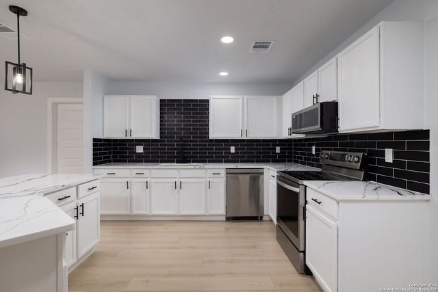 1435 Butler Dr, San Antonio, TX 78251