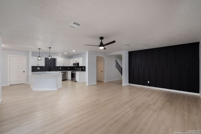 1435 Butler Dr, San Antonio, TX 78251