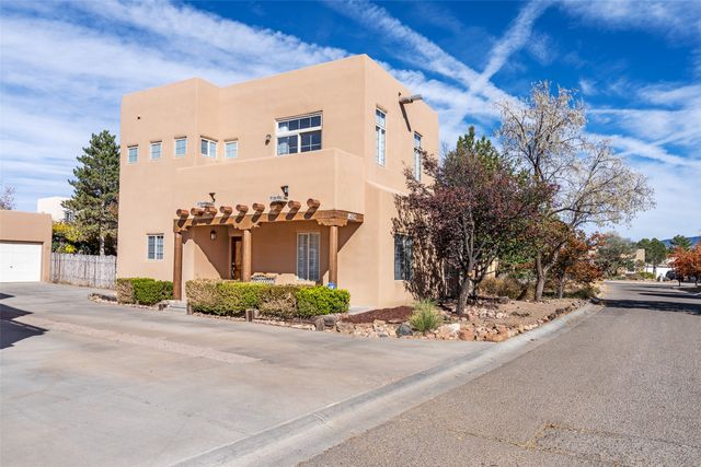 4259 Snow Bird, Santa Fe, NM 87507