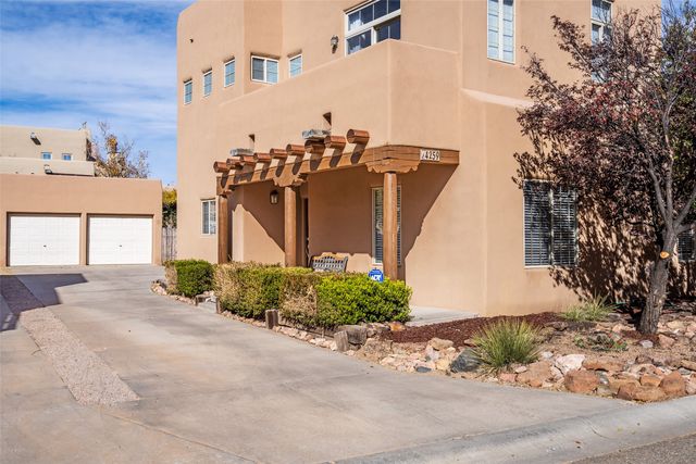 4259 Snow Bird, Santa Fe, NM 87507