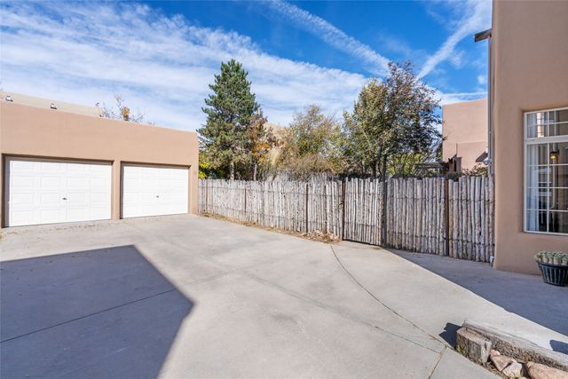 4259 Snow Bird, Santa Fe, NM 87507