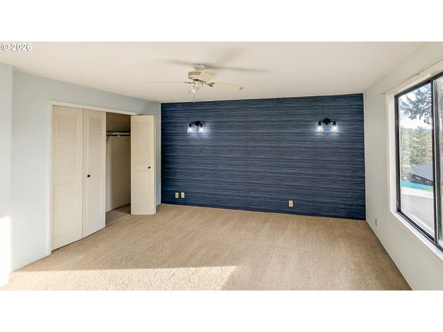 1818 Ne TODD St, Roseburg, OR 97470