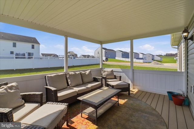 122 CREEKSIDE DR, New Providence, PA 17560