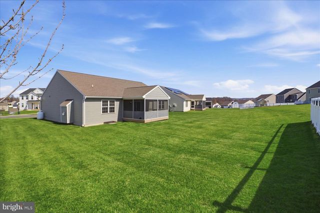122 CREEKSIDE DR, New Providence, PA 17560