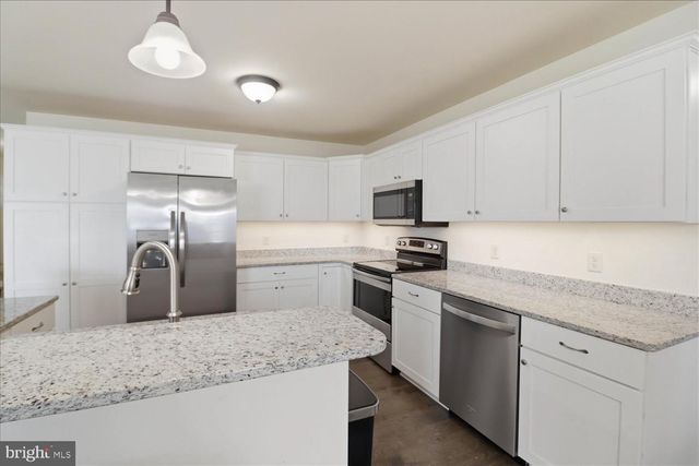122 CREEKSIDE DR, New Providence, PA 17560