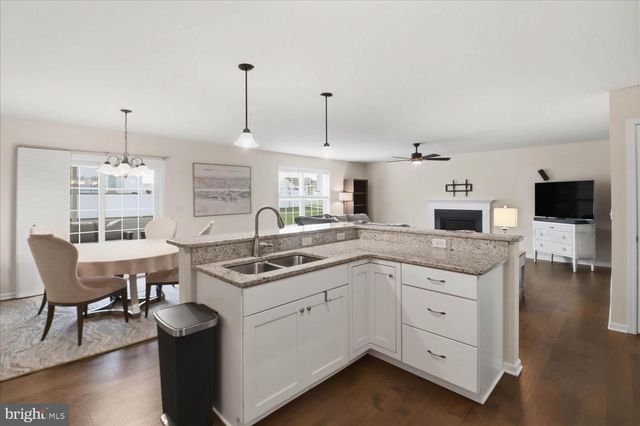 122 CREEKSIDE DR, New Providence, PA 17560