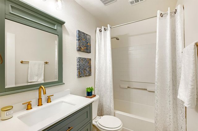 208 Buttercup WAY, Kyle, TX 78640
