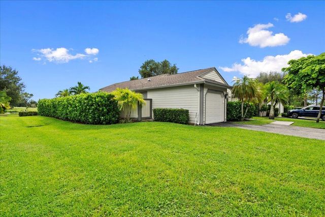 2542 Bedford Mews Drive, Wellington, FL 33414