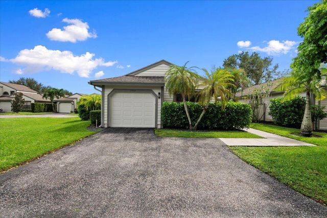 2542 Bedford Mews Drive, Wellington, FL 33414