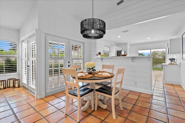 2542 Bedford Mews Drive, Wellington, FL 33414