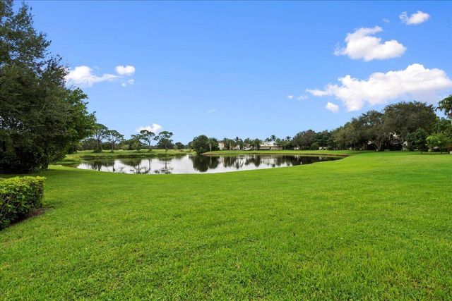 2542 Bedford Mews Drive, Wellington, FL 33414