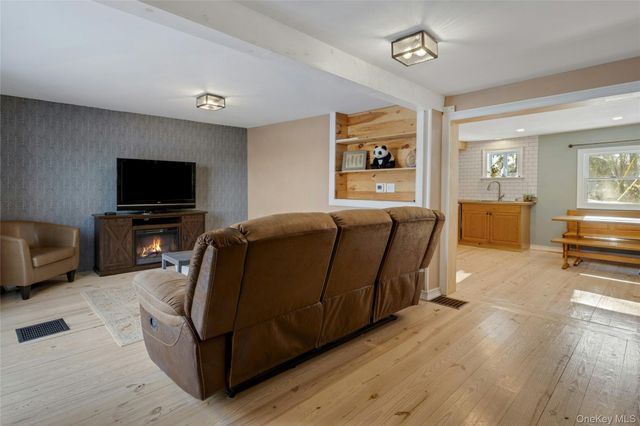 14 Dover Furnace Road, Dover Plains, NY 12522