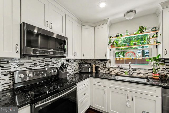 8019 OAK BRIDGE LN, Fairfax Station, VA 22039