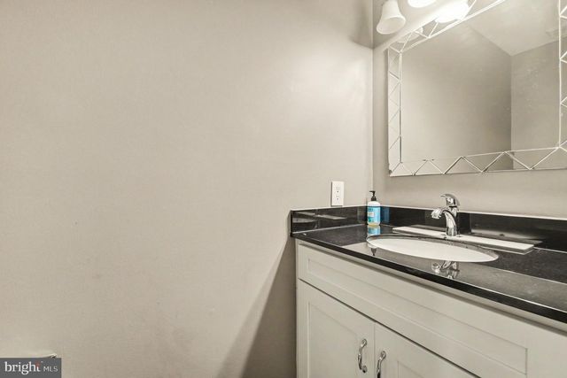 8019 OAK BRIDGE LN, Fairfax Station, VA 22039
