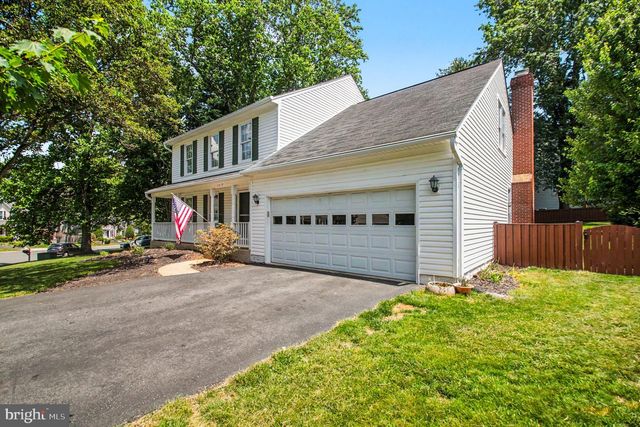 8019 OAK BRIDGE LN, Fairfax Station, VA 22039