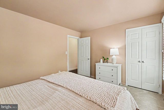 8019 OAK BRIDGE LN, Fairfax Station, VA 22039