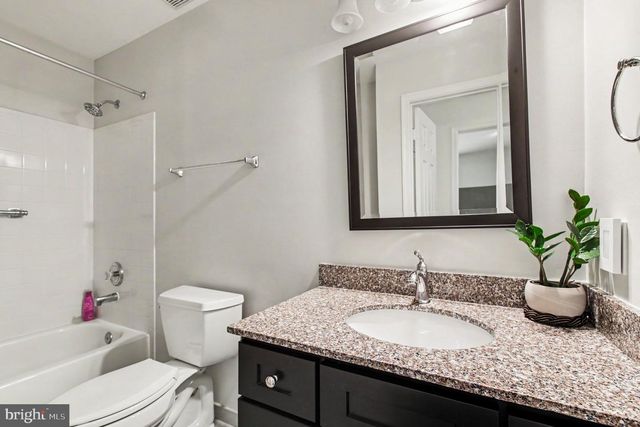 8019 OAK BRIDGE LN, Fairfax Station, VA 22039