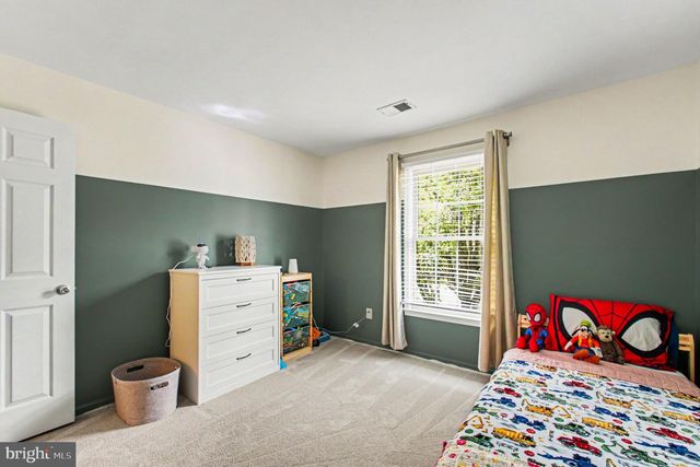 8019 OAK BRIDGE LN, Fairfax Station, VA 22039
