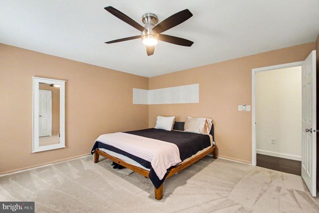 8019 OAK BRIDGE LN, Fairfax Station, VA 22039