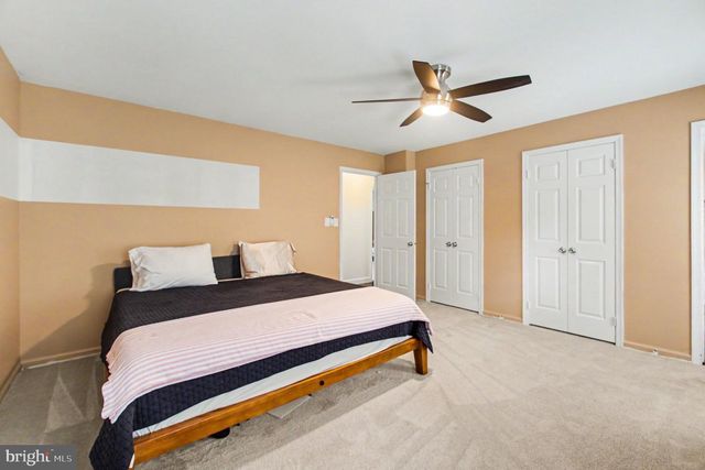 8019 OAK BRIDGE LN, Fairfax Station, VA 22039