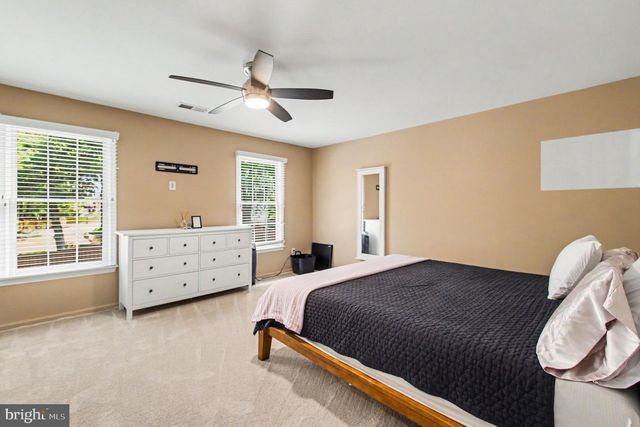 8019 OAK BRIDGE LN, Fairfax Station, VA 22039